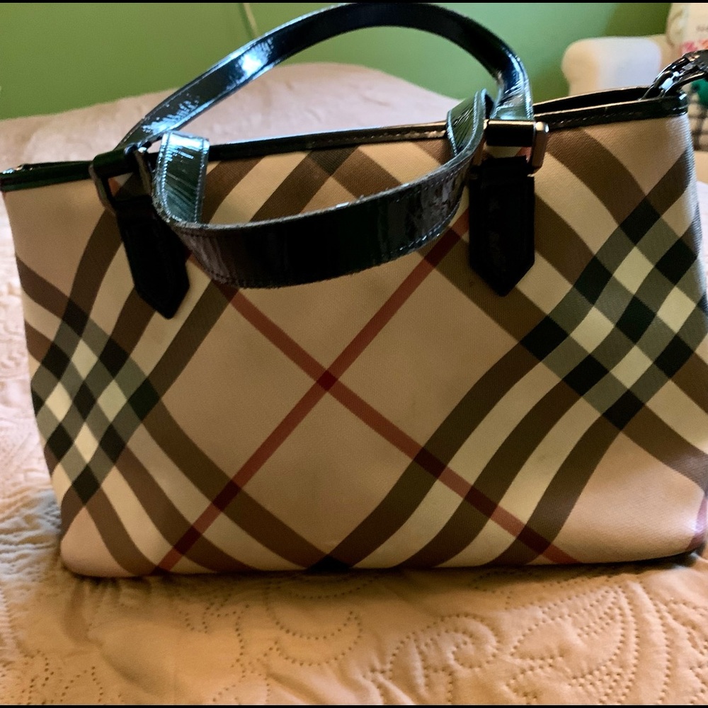 Beautiful, vibrant Burberry Tote Handbag